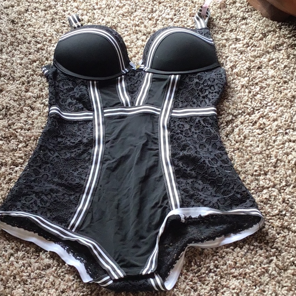 Daisy Fuentes Lingerie